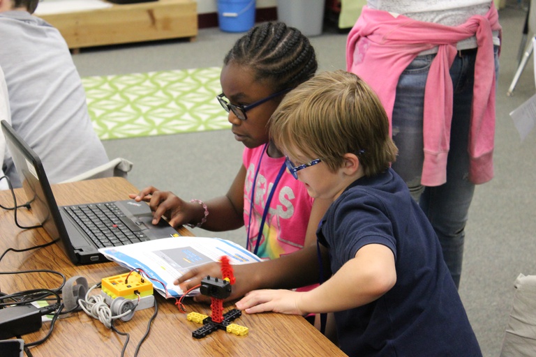 Robotics Class - Battle Robots (2022-03-17 - 2022-04-07)